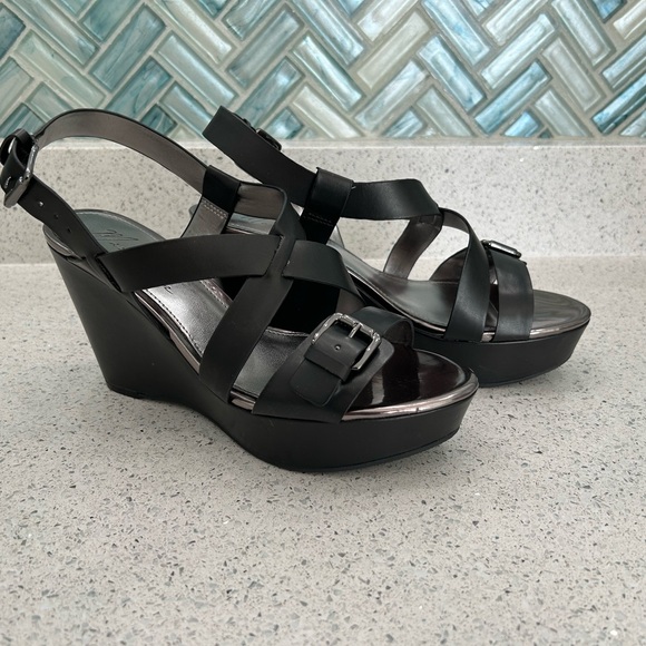 Marc Fisher Gilon Leather Sandal - Picture 1 of 7